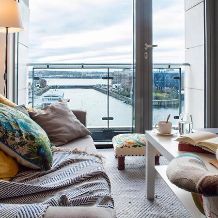 Stunning Mersey View Flat W Parking In Liverpool Extérieur photo