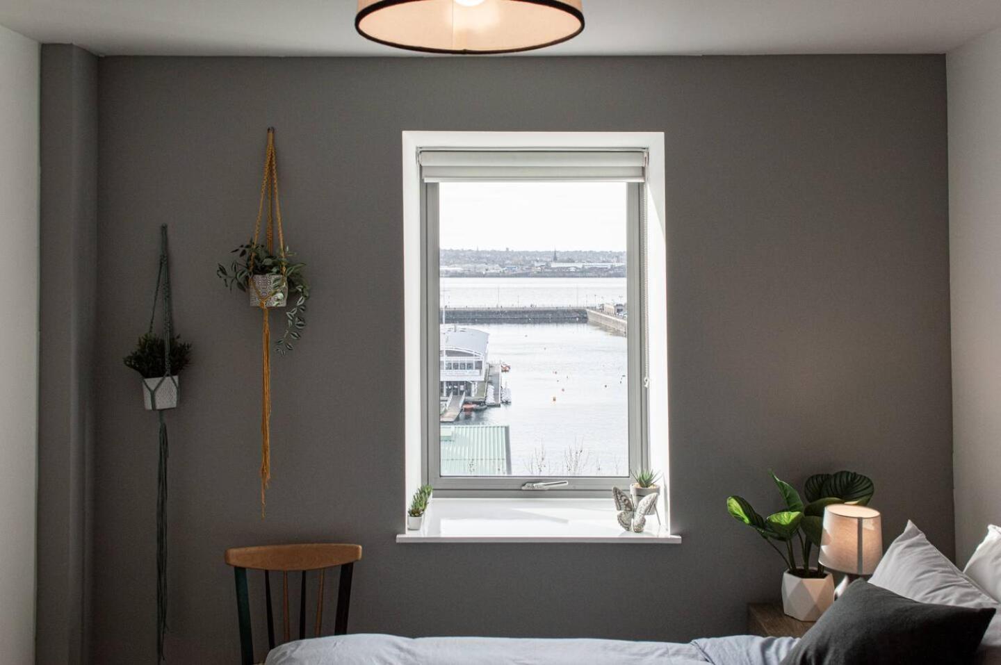 Stunning Mersey View Flat W Parking In Liverpool Extérieur photo