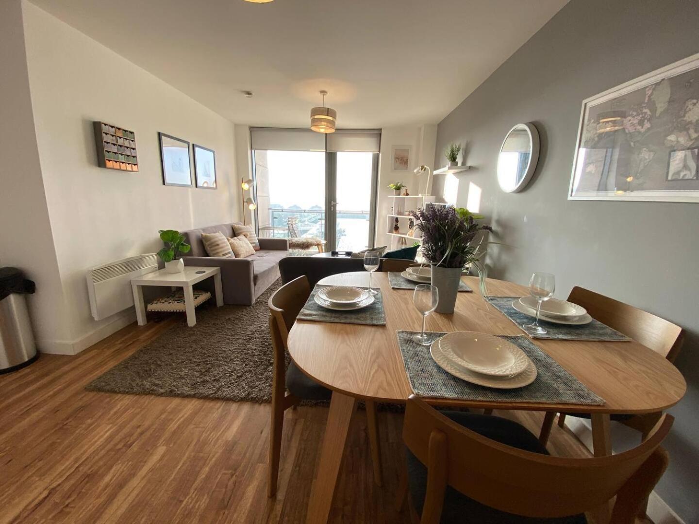 Stunning Mersey View Flat W Parking In Liverpool Extérieur photo