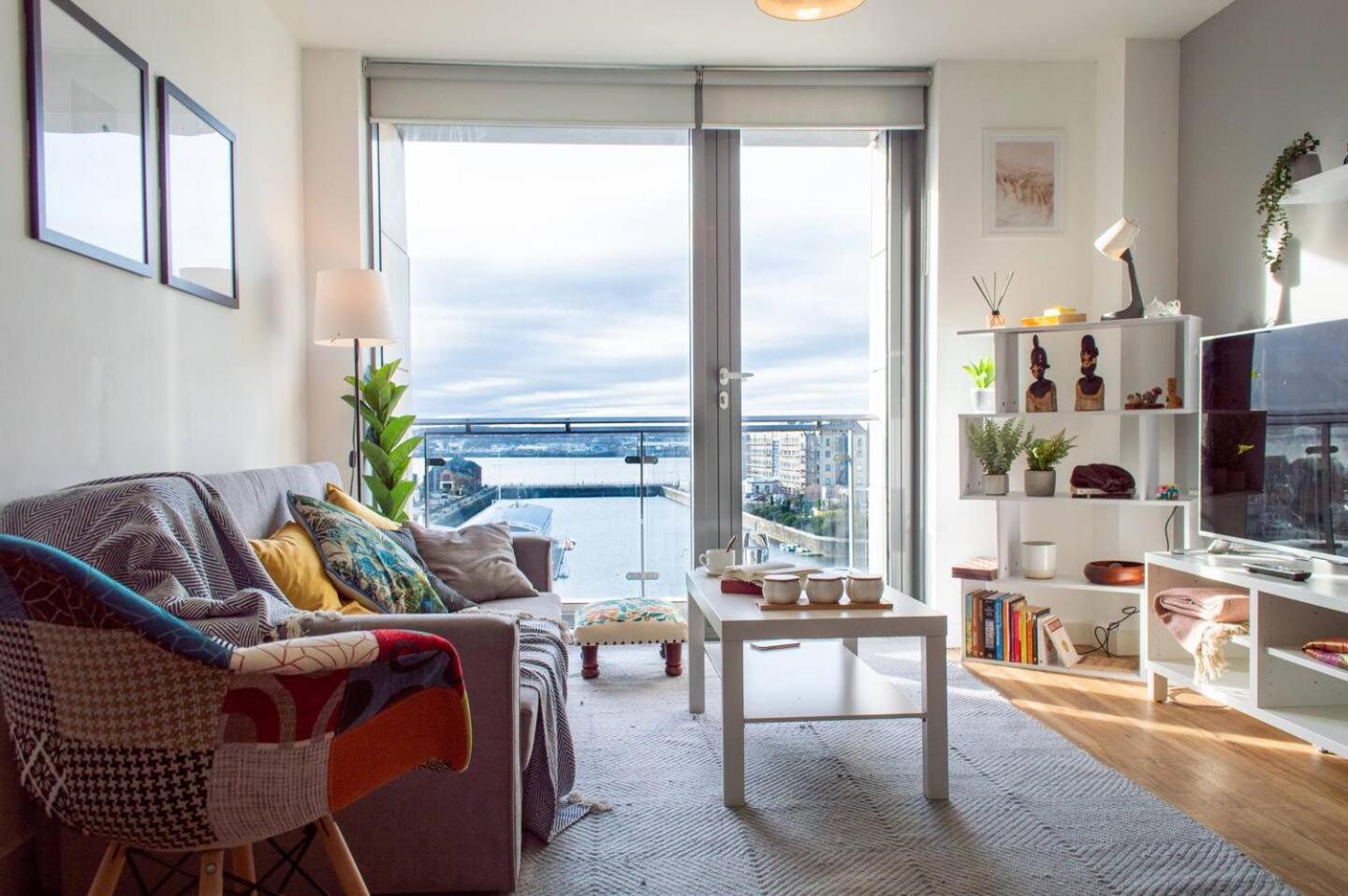 Stunning Mersey View Flat W Parking In Liverpool Extérieur photo