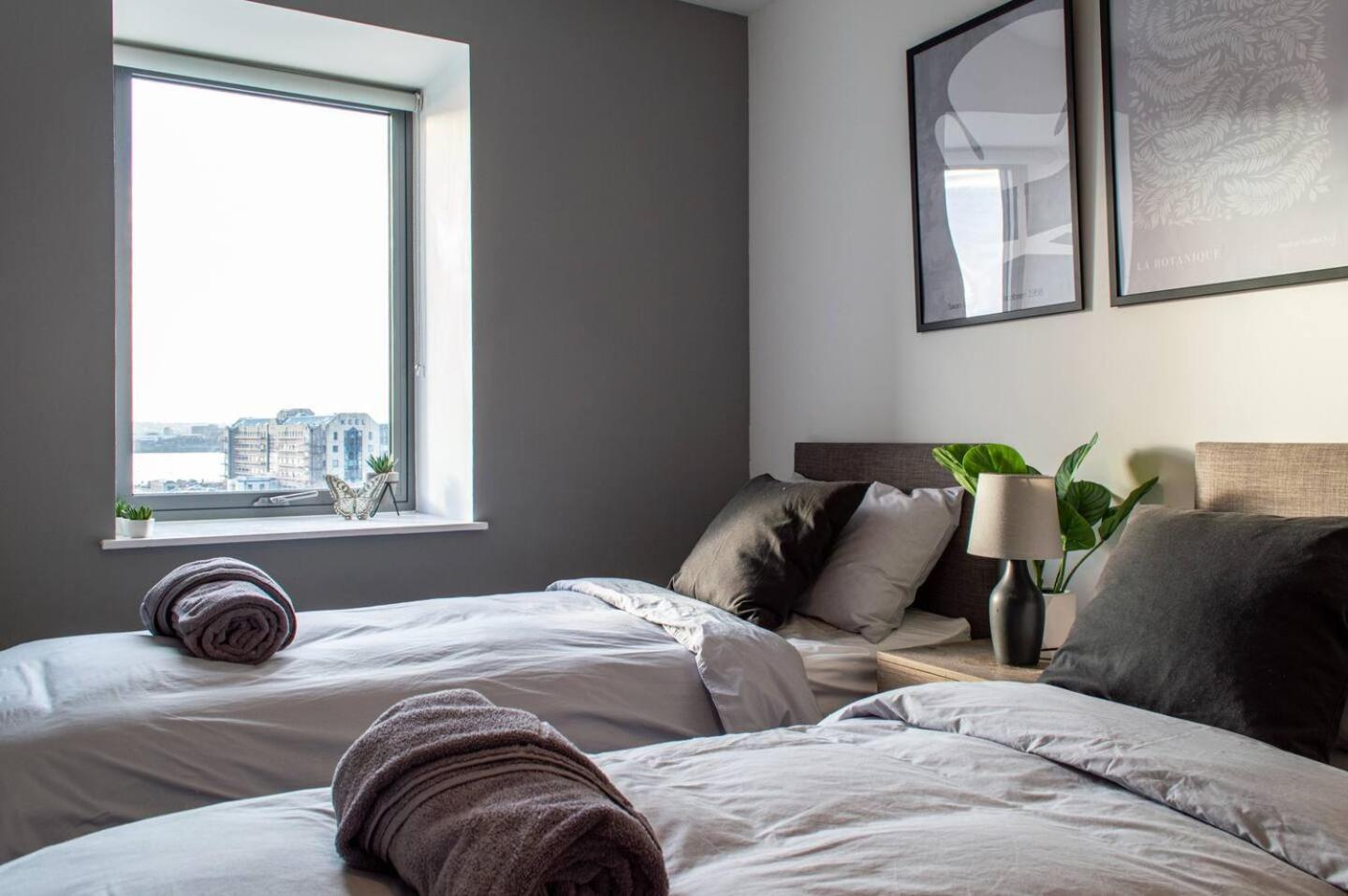 Stunning Mersey View Flat W Parking In Liverpool Extérieur photo